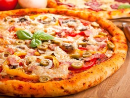 [8] Extra Cheese & Ham pizza